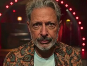 Netflix的杰夫·戈德布鲁姆(Jeff Goldblum)的新剧《继承但有神》(Succession but with Gods)在评论家中大受欢迎